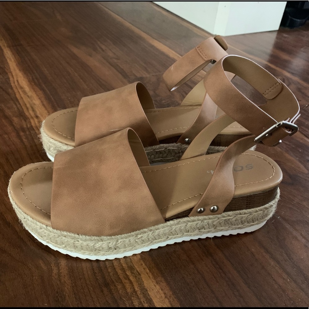 Soda tan espadrille